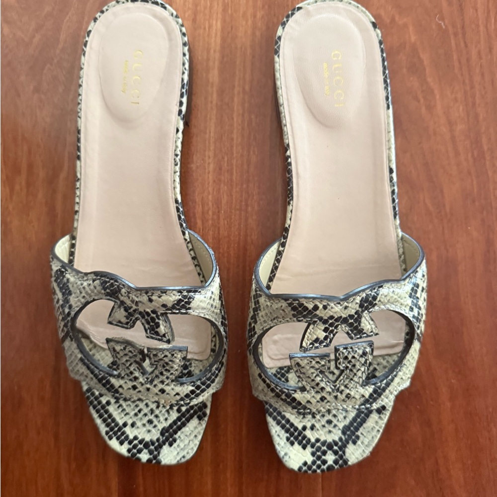 Gucci Women's Snakeskin Mules - Black and Cream